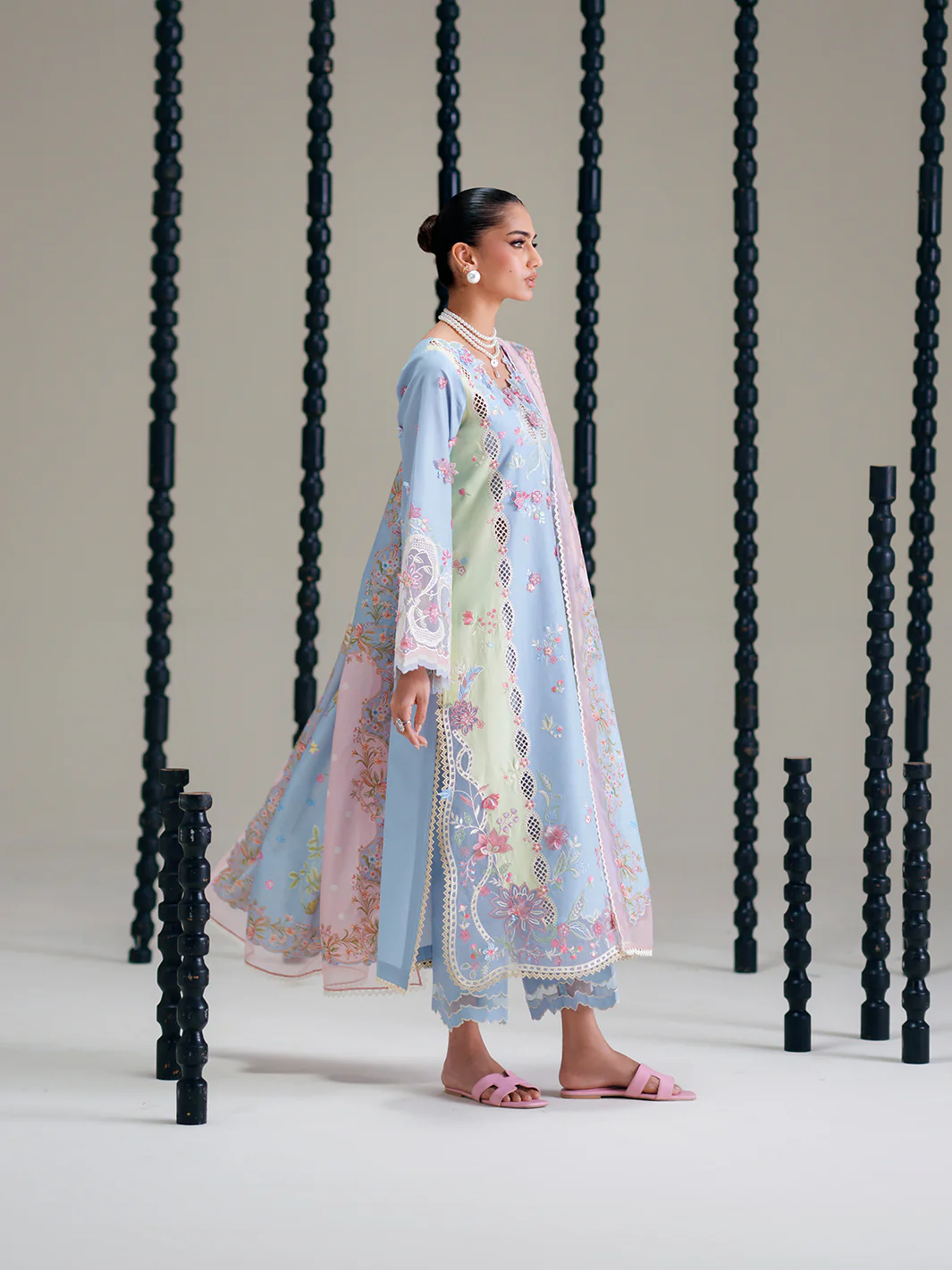 BIN ILYAS LAWN 184-B - Image 4