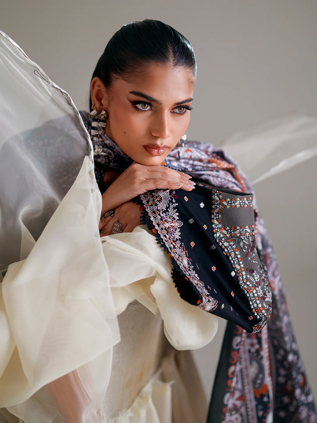 BIN ILYAS LAWN 182-A - Image 5