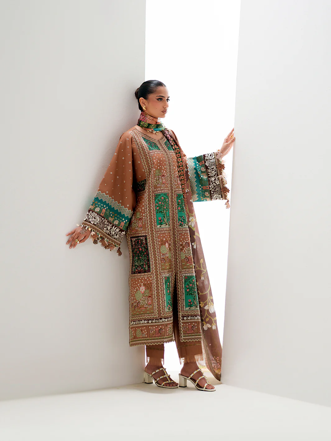 BIN ILYAS LAWN 186-B - Image 3