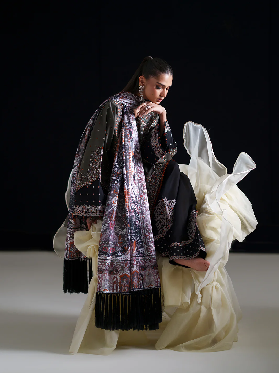 BIN ILYAS LAWN 182-A - Image 4